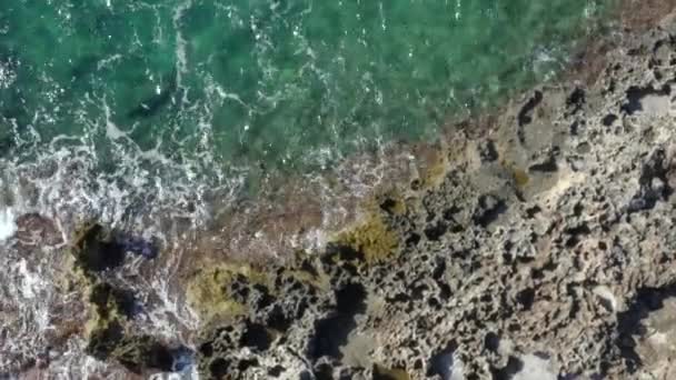 AERIAL: Birdsview of Beautiful Ocean Blue Water on Rock Coast on Tropical Island Mallorca, Spail Vacation, Travel, Sunny, Waves — стокове відео
