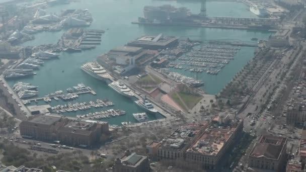AERIAL: Barcelona Wide Drone Shot of City Towards Beautiful Blue Ocean and Bay — Stock video