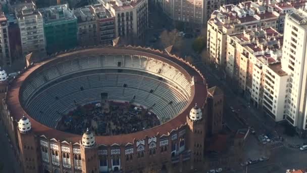 AERIAL: Over La Monumental in Barcelona, Spain on beautiful sunny day — 图库视频影像