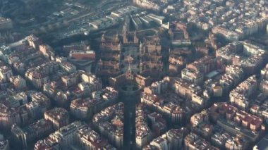 Tipik Şehir Blokları ve Sant Pau Hastanesi yukarıdan Güzel Gün Işığı 
