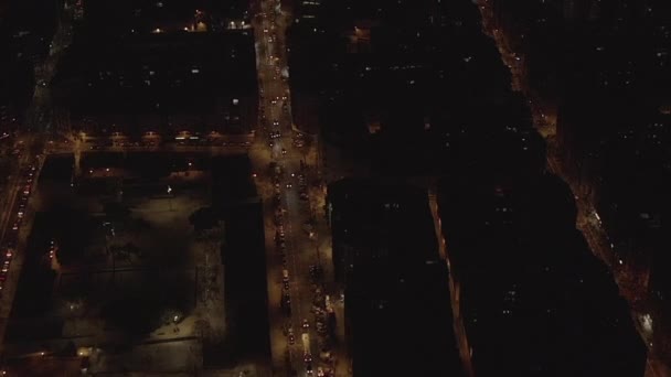 АЭРИАЛ: Ночной полет над Барселоной — стоковое видео