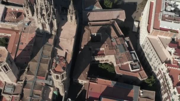 AERIAL: Πτήση πάνω από την εκκλησία της Βαρκελώνης — Αρχείο Βίντεο