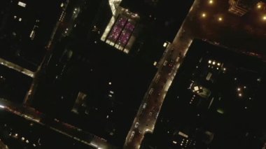 Gece Işıkları ve Trafik, Köln, Almanya 'nın Yavaş Tepeden Çekimi 