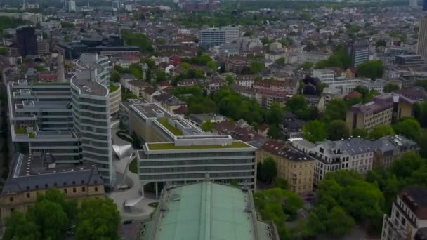 AERIAL: Opera House en Fráncfort del Meno, Alemania desde arriba — Vídeos de Stock