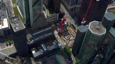 Frankfurt am Main 'in nefes kesici görüntüsü Almanya Skyline, Bulutlu Güneşli
