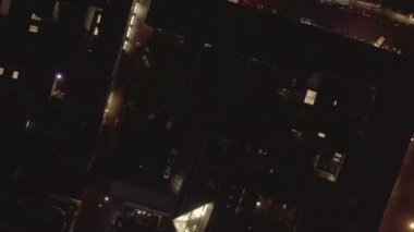 Gece Işıkları ve Trafik, Köln, Almanya 'nın Yavaş Tepeden Çekimi 