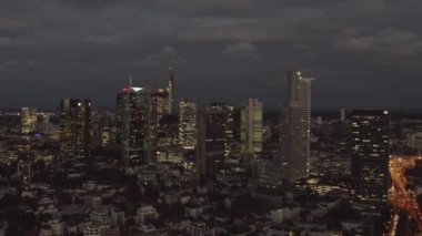 Frankfurt 'a yakın, Almanya' da Gece, Büyük Şehir, Işıklar, Gökdelen