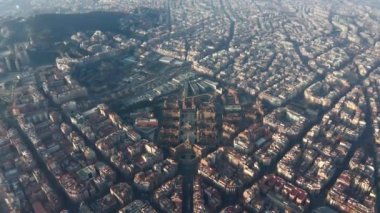Tipik Şehir Blokları ve Sant Pau Hastanesi yukarıdan Güzel Gün Işığı 