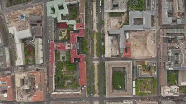 AERIAL: Overhead Birds View of Empty European City Berlin Central during Coronavirus COVID-19 Panepidemic and Stay at Home regulation in May 2020. — Vídeos de Stock