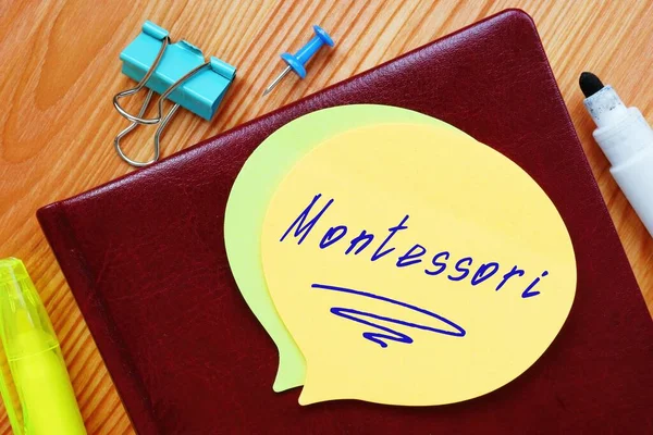 Geschäftskonzept Montessori Mit Schild Auf Dem Zettel — Stockfoto