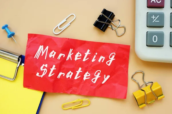 Foto Conceptual Sobre Estrategia Marketing Con Frase Manuscrita — Foto de Stock