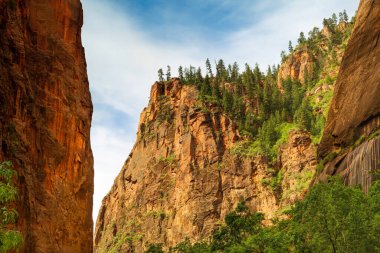 Dağlarda kaya oluşumları