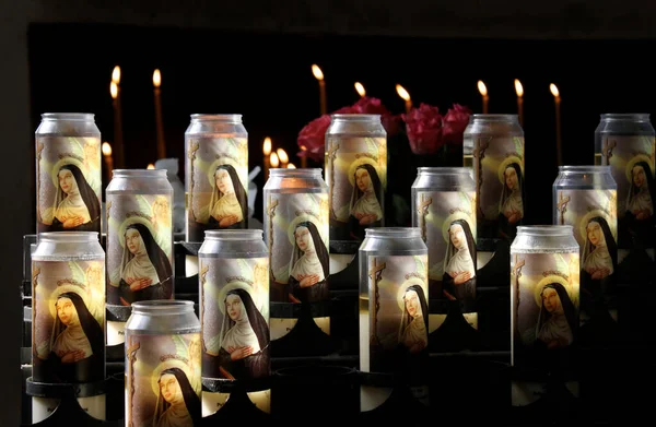 Kerzenständer Mit Madonna Drauf — Stockvektor