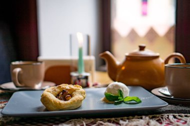 Georgia geleneksel mutfağı, restoranda sağlıklı yemekler.