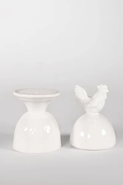 Kieliszek Świeczki Figurka Anioł Ceramika Białych Doniczkach Wazon Kwiaty Roślin — Zdjęcie stockowe