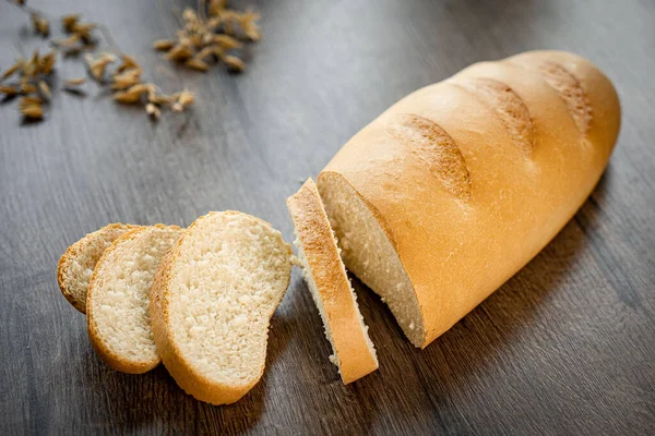 Verse Vlecht Houten Tafel Bakkerij Gesneden Broodjes — Stockfoto