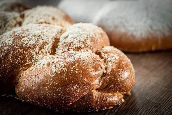 Verse Vlecht Houten Tafel Bakkerij Gesneden Broodjes — Stockfoto