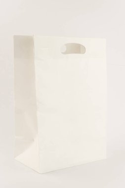 Beyaz arka planda yiyecek torbası, karton kutu, depo, boş, beyaz paket.