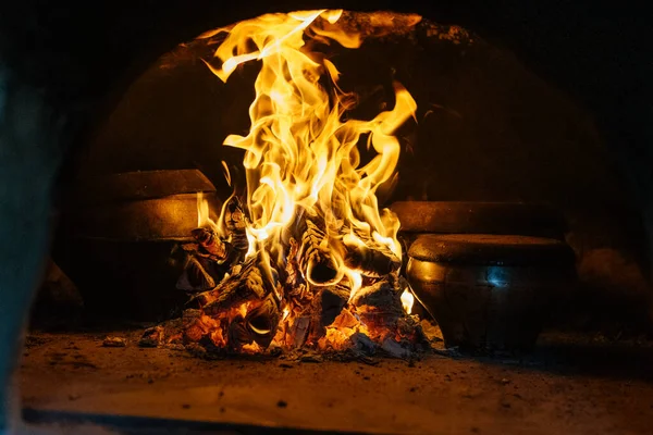 Pentole Padelle Sul Fuoco Fuoco Naturale Cottura Incendio Del Forno — Foto Stock