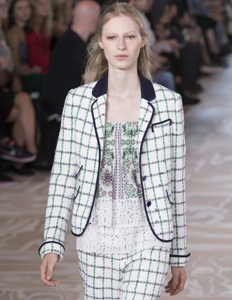 Tory Burch - Kolekcja wiosenna 2017 — Zdjęcie stockowe