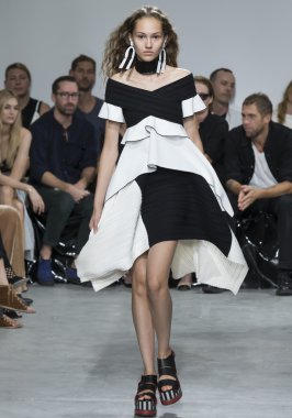 Proenza Schouler - bahar 2017 koleksiyonu