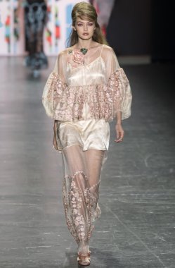 Anna Sui - bahar 2017 koleksiyonu