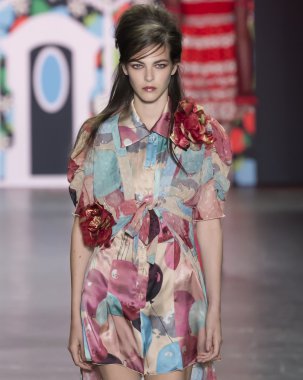 Anna Sui - bahar 2017 koleksiyonu