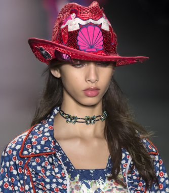 Anna Sui - bahar 2017 koleksiyonu