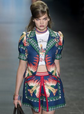 Anna Sui - bahar 2017 koleksiyonu
