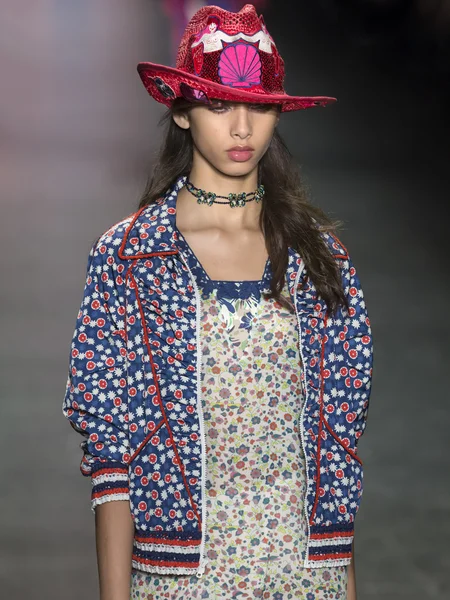 Anna Sui - Spring 2017 Collection — Stock Photo, Image