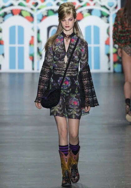 Anna Sui - Spring 2017 Collection — Stock Photo, Image