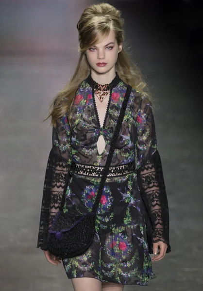 Anna Sui - Coleção Primavera 2017 — Fotografia de Stock