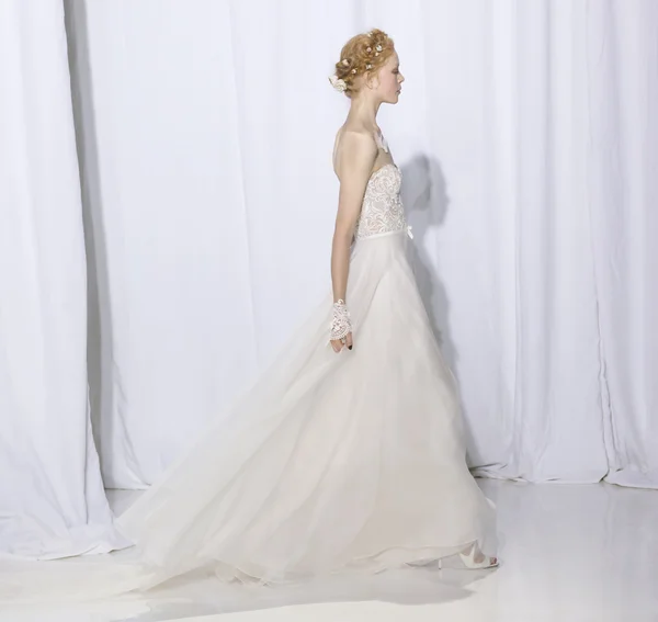 Reem Acra - jesień kolekcja 2017 - New York Fashion tydzień ślubne — Zdjęcie stockowe