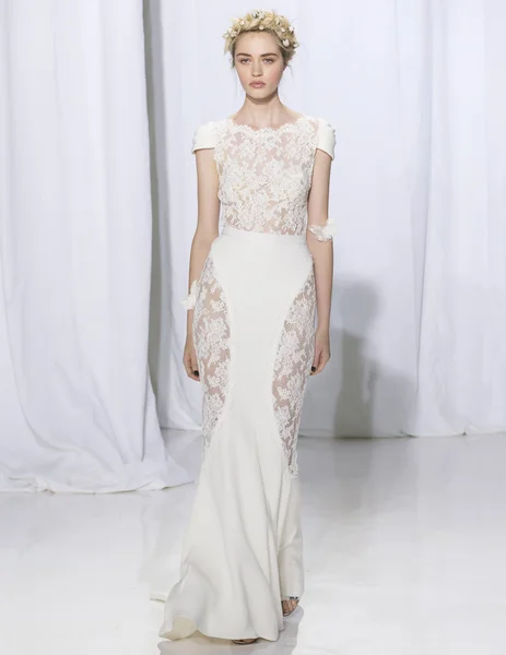 Reem Acra - Collezione Autunno 2017 - New York Fashion Week Sposa — Foto Stock