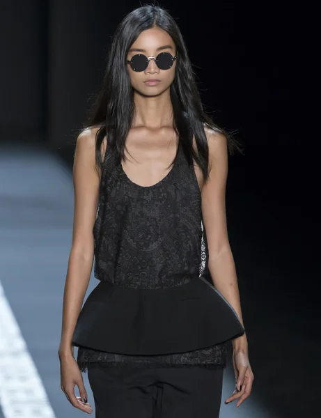 Vera Wang - Coleção Primavera 2017 — Fotografia de Stock