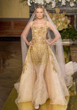 Yolan Cris - Güz 2017 koleksiyonu - New York moda hafta gelin