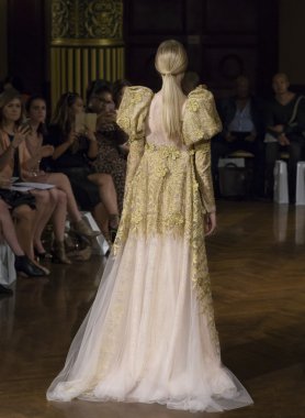 Yolan Cris - Güz 2017 koleksiyonu - New York moda hafta gelin