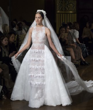 Yolan Cris - Güz 2017 koleksiyonu - New York moda hafta gelin