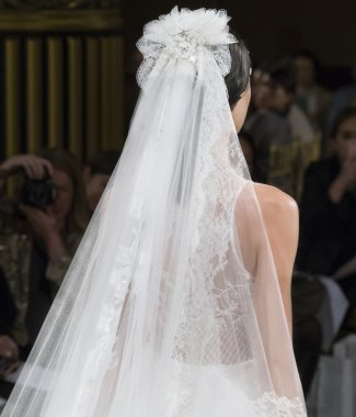 Yolan Cris - Güz 2017 koleksiyonu - New York moda hafta gelin