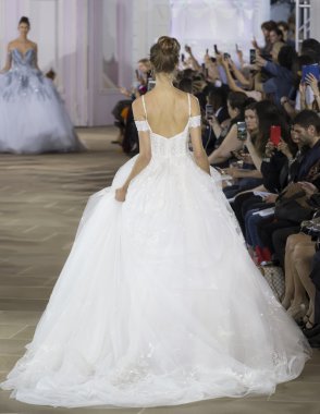 Ines Di Santo - Güz 2017 koleksiyonu - New York moda hafta Bri