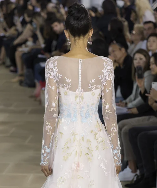 Ines Di Santo - Güz 2017 koleksiyonu - New York moda hafta Bri