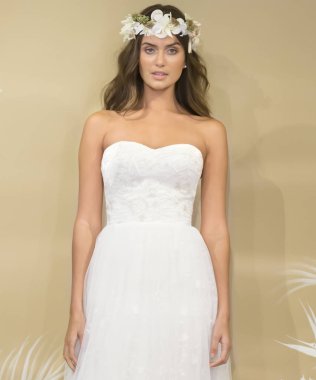 Theia - Güz 2017 koleksiyonu - New York moda hafta gelin