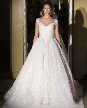 Oleg Cassini - Güz 2017 koleksiyonu - New York moda hafta Brid