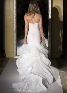 Oleg Cassini - Güz 2017 koleksiyonu - New York moda hafta Brid