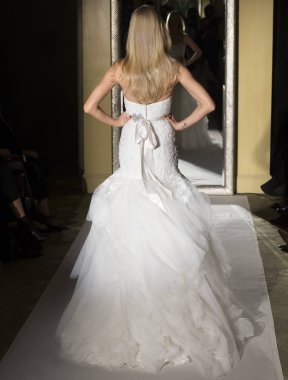 Oleg Cassini - Güz 2017 koleksiyonu - New York moda hafta Brid