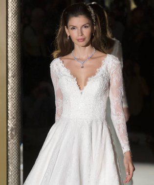 Oleg Cassini - Güz 2017 koleksiyonu - New York moda hafta Brid