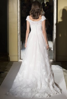 Oleg Cassini - Güz 2017 koleksiyonu - New York moda hafta Brid