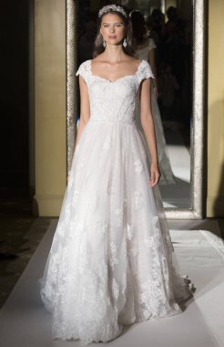 Oleg Cassini - Güz 2017 koleksiyonu - New York moda hafta Brid