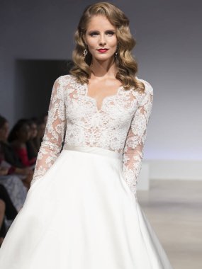 Anne Barge - Güz 2017 koleksiyonu - New York moda hafta gelin