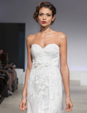 Anne Barge - Güz 2017 koleksiyonu - New York moda hafta gelin